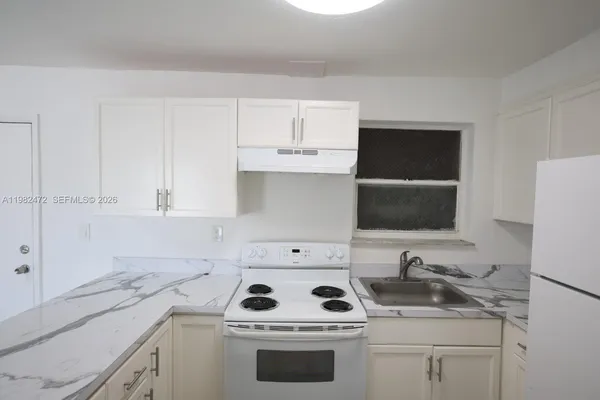 $2,150 | 3501 West 11th Avenue, Unit 207, Hialeah, FL 33012