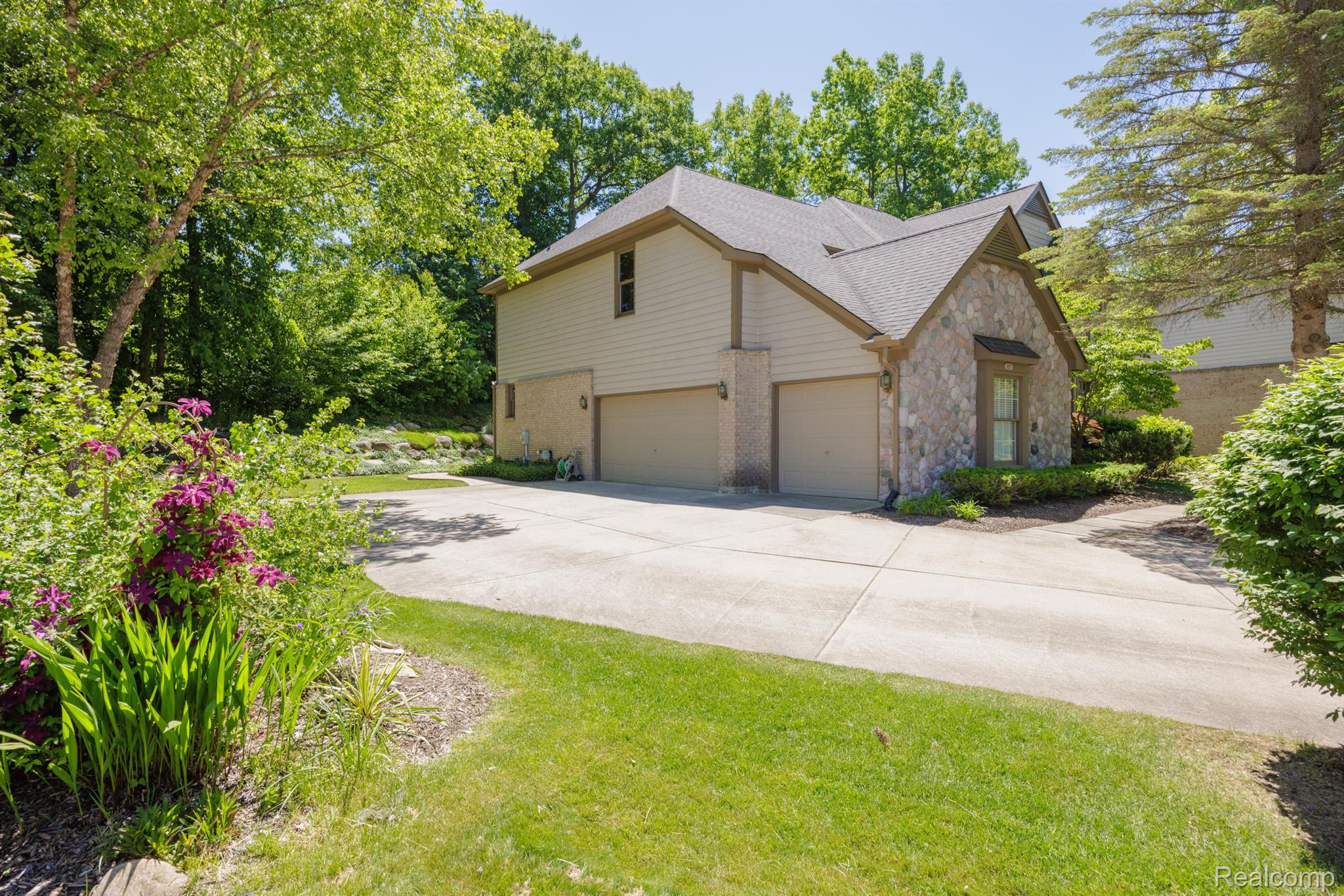 4237 Calumet Drive Rochester, MI 48306 - Photo 47 of 64 Gallery Image 47