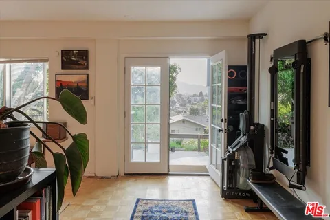 $999,000 | 1325 Romulus Drive, Glendale, CA 91205