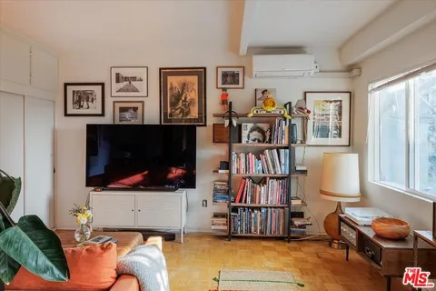 $999,000 | 1325 Romulus Drive, Glendale, CA 91205