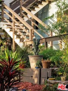 $999,000 | 1325 Romulus Drive, Glendale, CA 91205