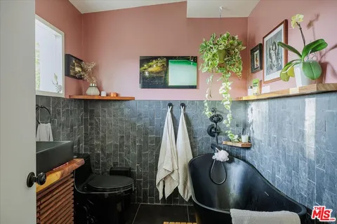 $999,000 | 1325 Romulus Drive, Glendale, CA 91205