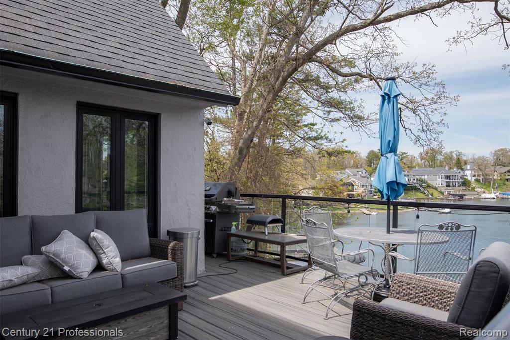 910 Pine Tree Road West Lake Orion, MI 48362 - Photo 7 of 52 Gallery Image 7