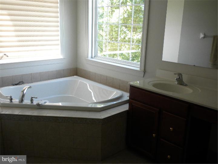 33 Banbury Road Lumberton, NJ 08048 - Photo 12 of 25 Gallery Image 12