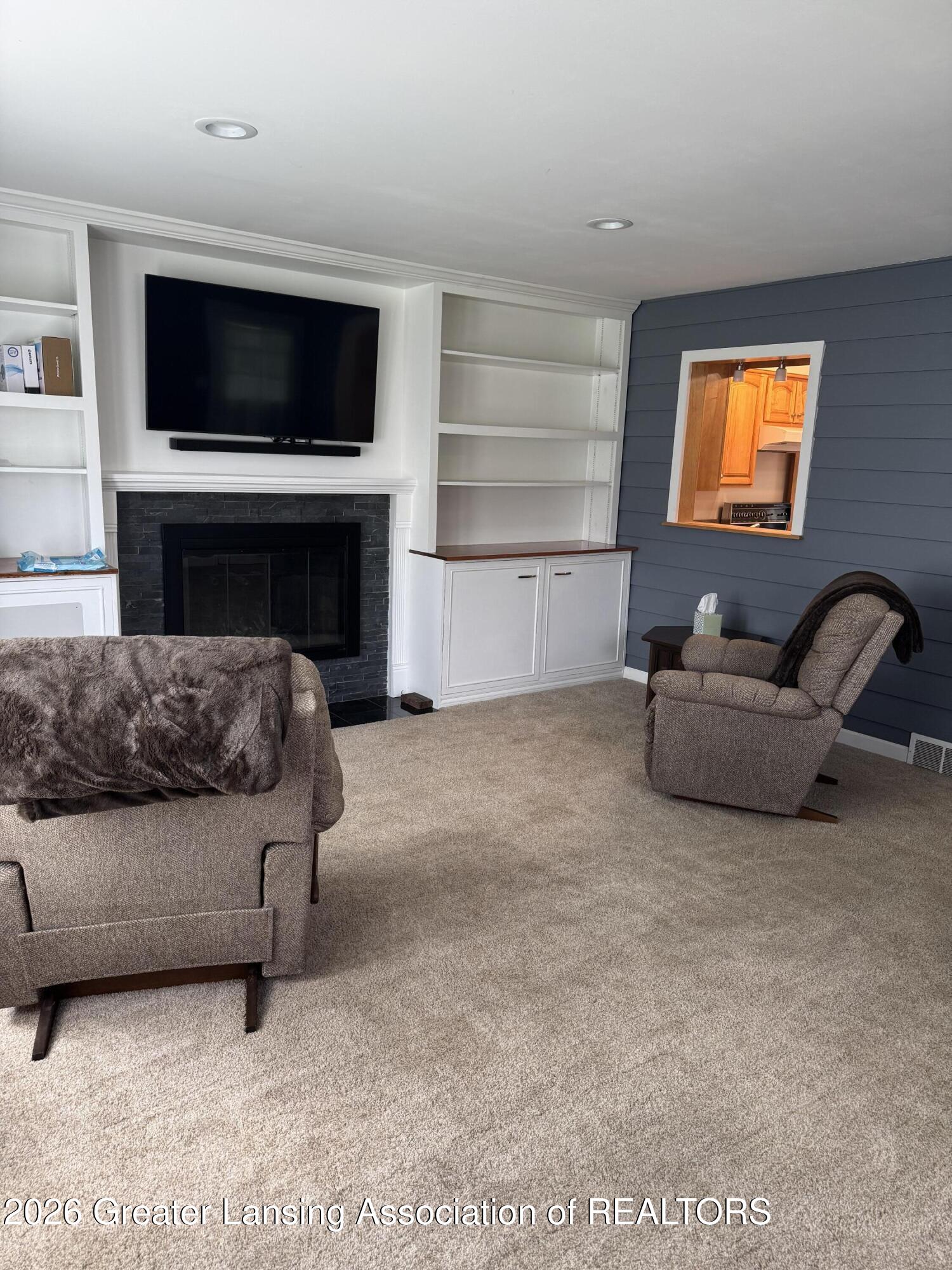 4901 Alpha Street Lansing, MI 48910 - Photo 5 of 34 Family Room 2