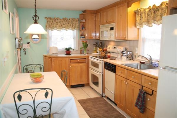 5 Pinewood Road Lynnfield, MA 01940 - Photo 3 of 8 Gallery Image 3