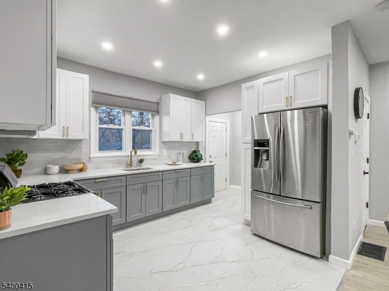 45 Rutgers Street Irvington, NJ 07111 - Photo 7 of 35