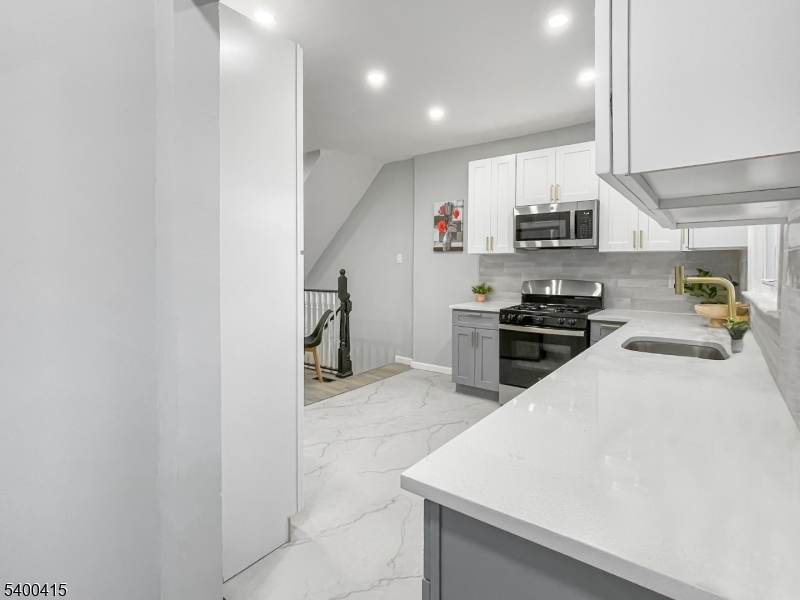 45 Rutgers Street Irvington, NJ 07111 - Photo 9 of 35