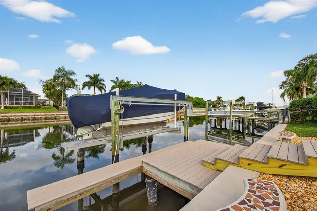 $1,290,000 | 1963 Tanglewood Drive Northeast, St. Petersburg, FL 33702