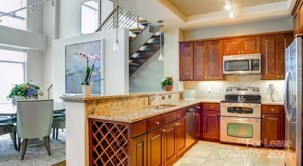 $4,975 | 4300 Sharon Road, Unit PH3, Charlotte, NC 28211