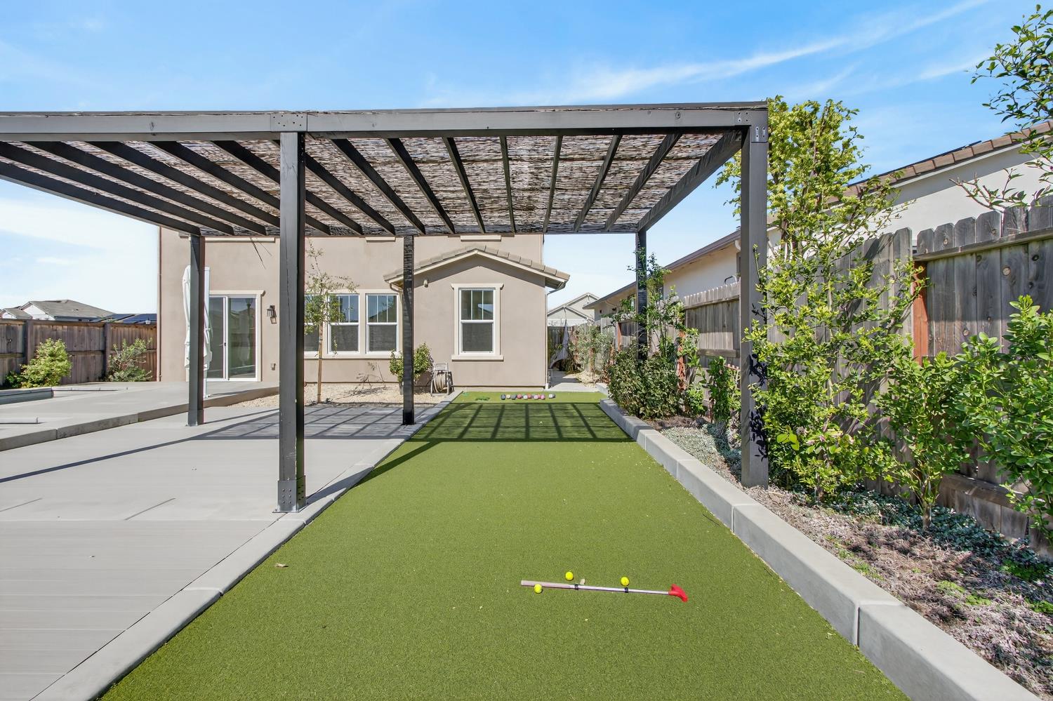 2883 Ridgecrest Drive Lincoln, CA 95648 - Photo 13 of 42 a view of swimming pool with seating space