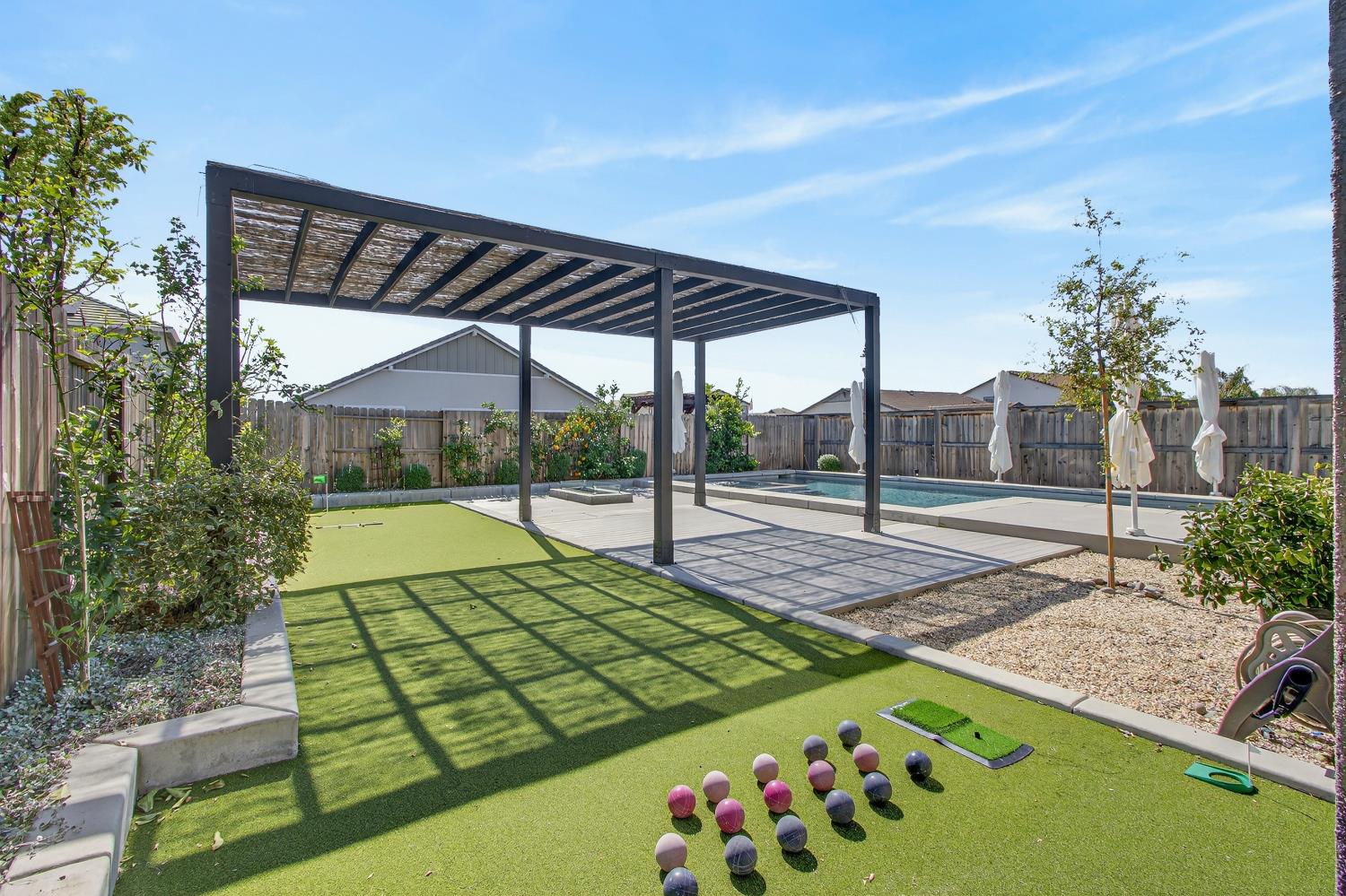 2883 Ridgecrest Drive Lincoln, CA 95648 - Photo 3 of 42 a view of a backyard