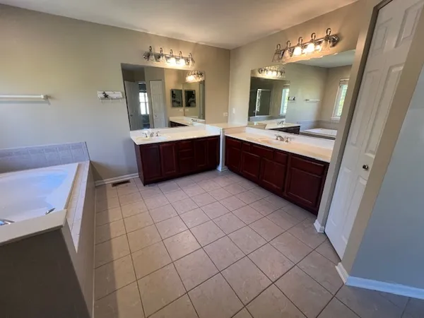 $3,500 | 9699 Fairfield Road, Huntley, IL 60142