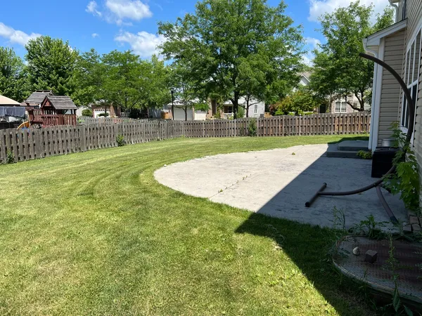 $3,500 | 9699 Fairfield Road, Huntley, IL 60142