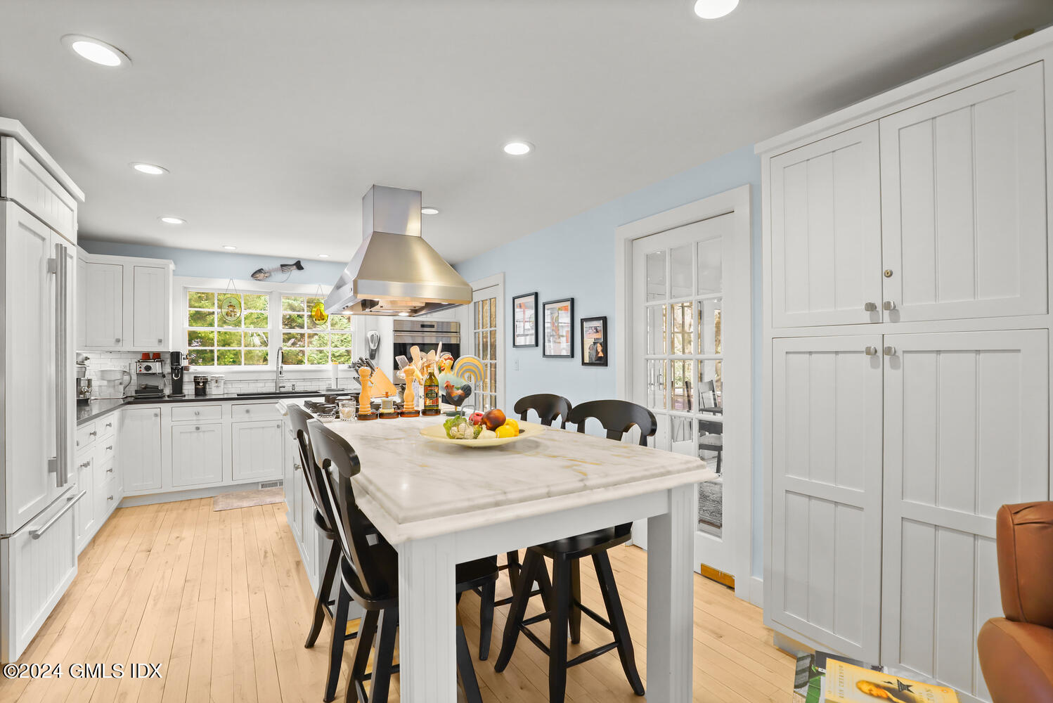 23 Pleasant Street Riverside, CT 06878 - Photo 11 of 35 23 Pleasant St Riverside CT-large-010-01