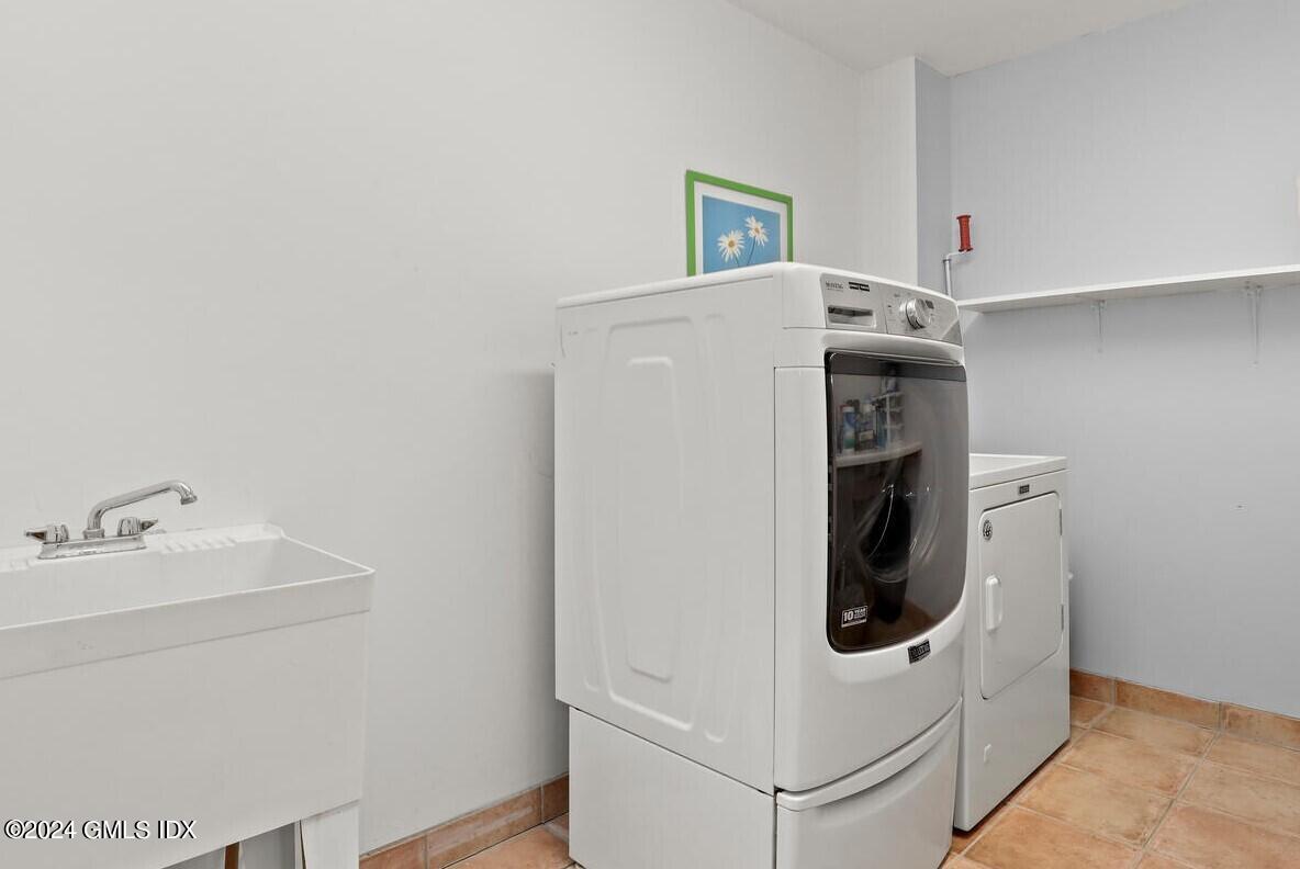 23 Pleasant Street Riverside, CT 06878 - Photo 25 of 35 23 Pleasant St Riverside CT-large-023-02