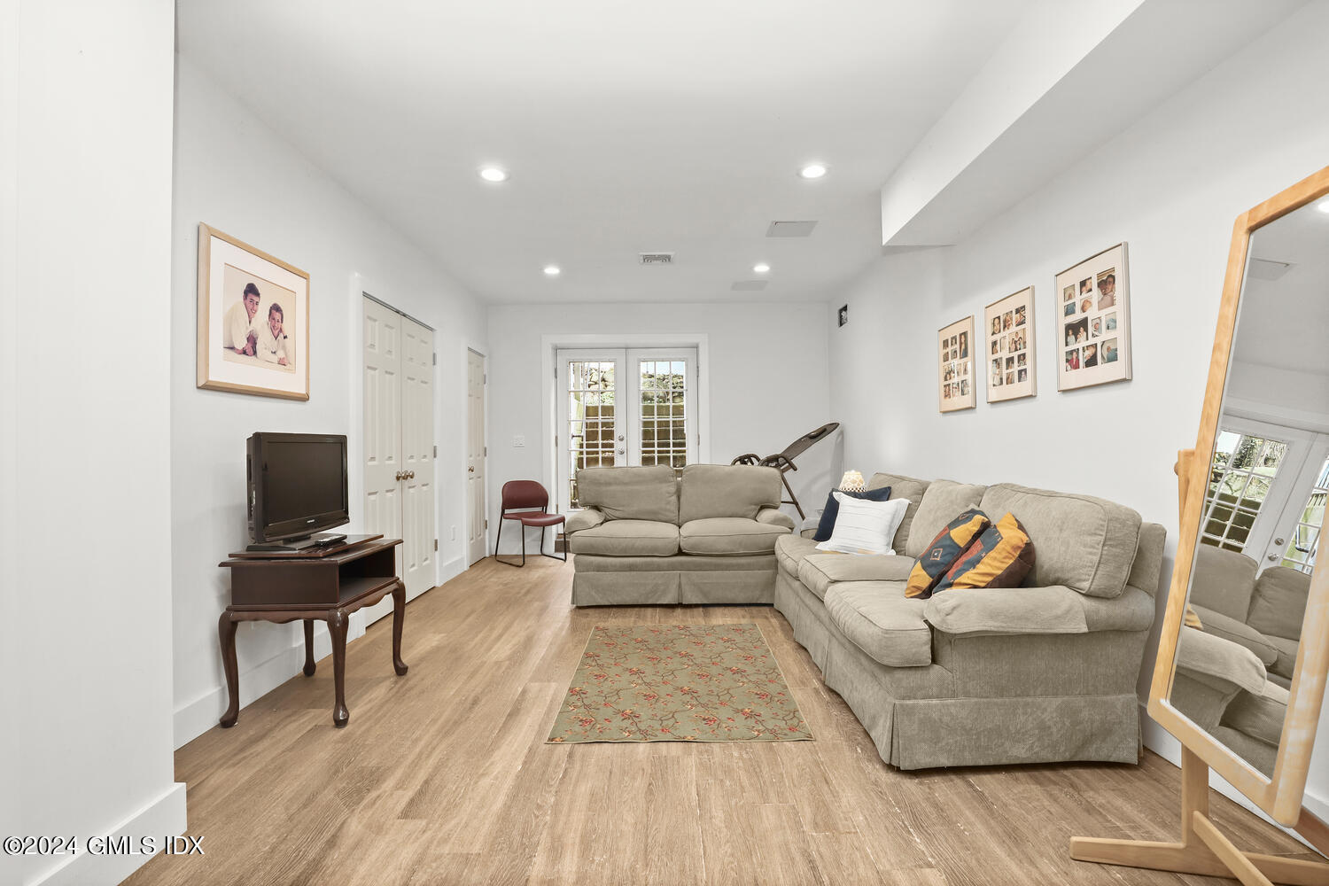 23 Pleasant Street Riverside, CT 06878 - Photo 29 of 35 23 Pleasant St Riverside CT-large-029-01