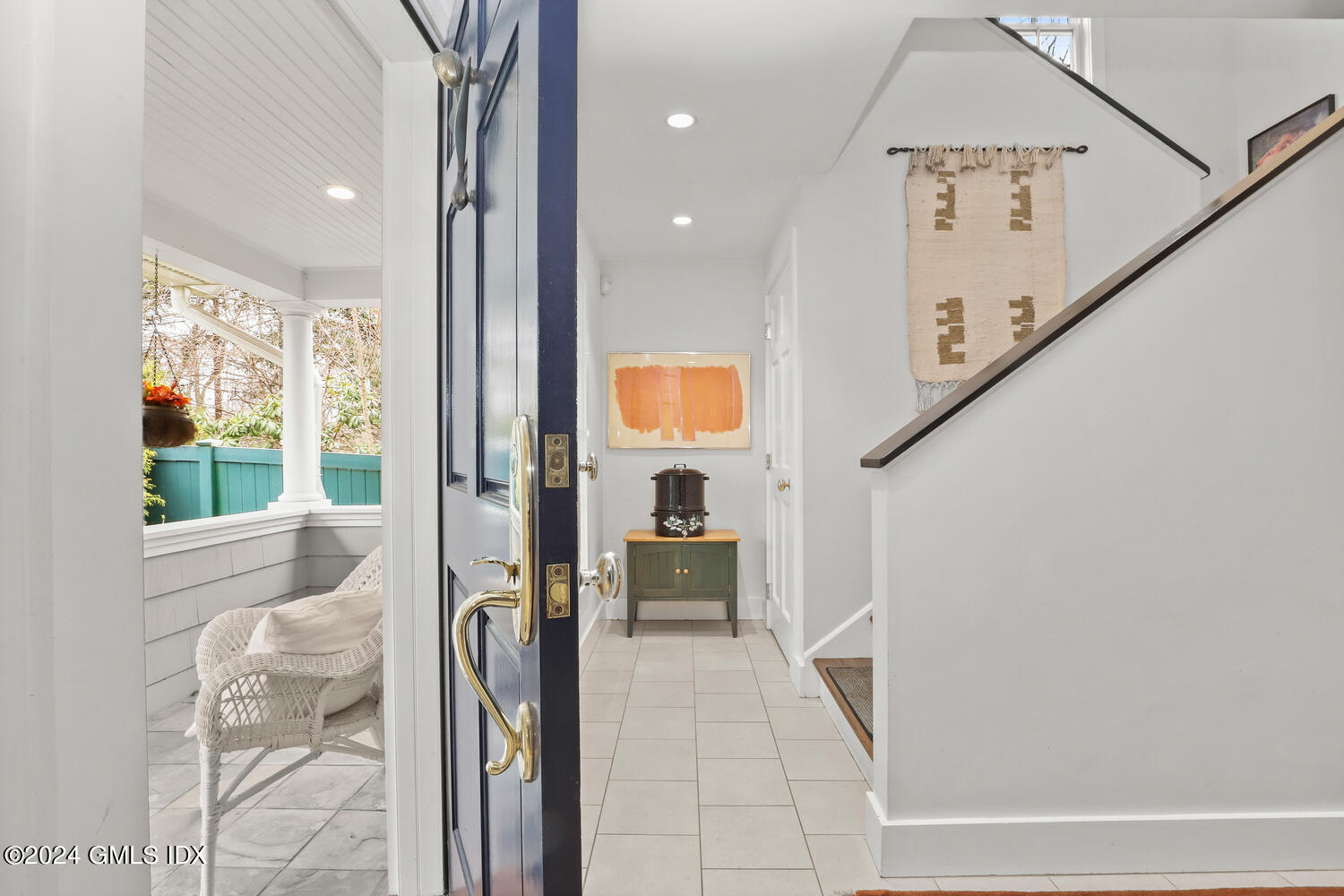 23 Pleasant Street Riverside, CT 06878 - Photo 5 of 35 23 Pleasant St Riverside CT-large-002-02