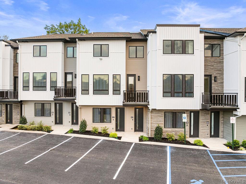 17 Union Road, Unit 105 Spring Valley, NY 10977 - Photo 1 of 1 Gallery Image 1