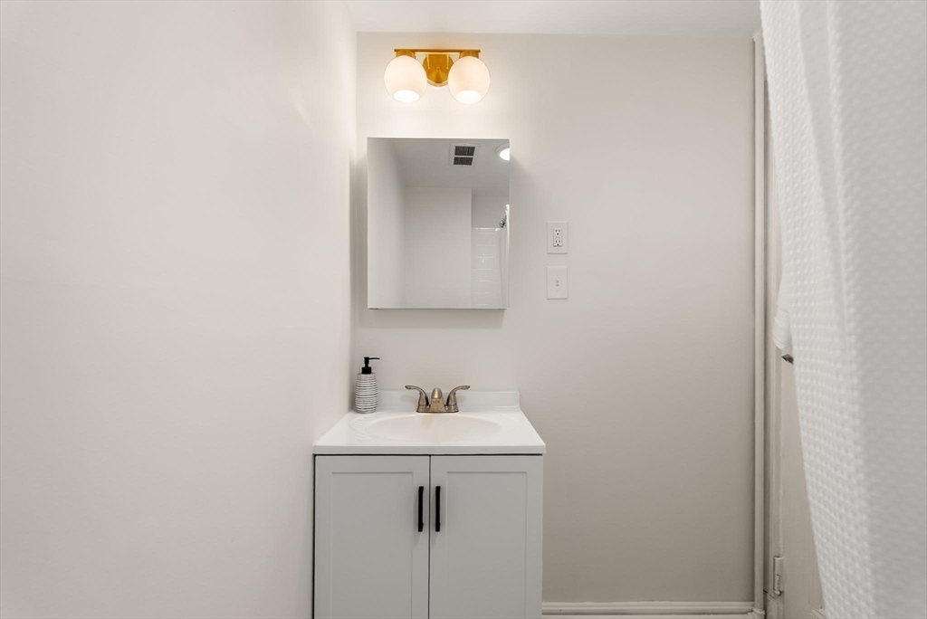 1874 Beacon Street, Unit 4 Brookline, MA 02445 - Photo 13 of 22