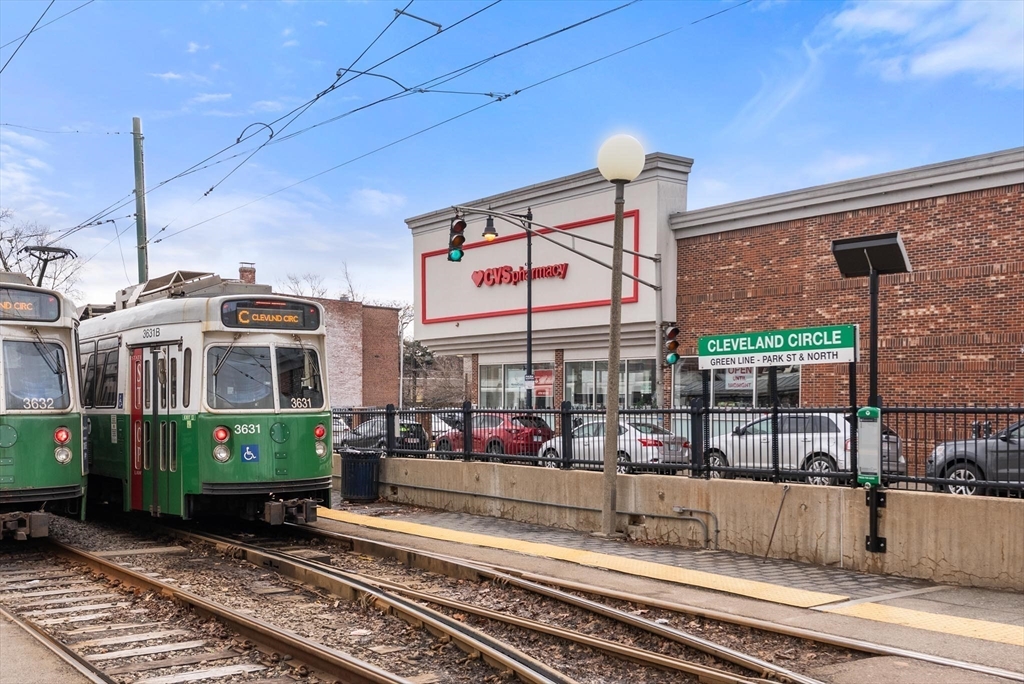 1874 Beacon Street, Unit 4 Brookline, MA 02445 - Photo 18 of 22
