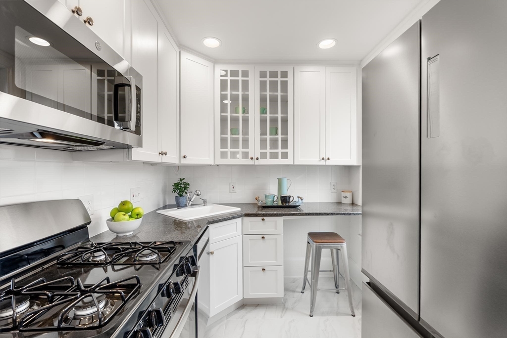 1874 Beacon Street, Unit 4 Brookline, MA 02445 - Photo 7 of 22