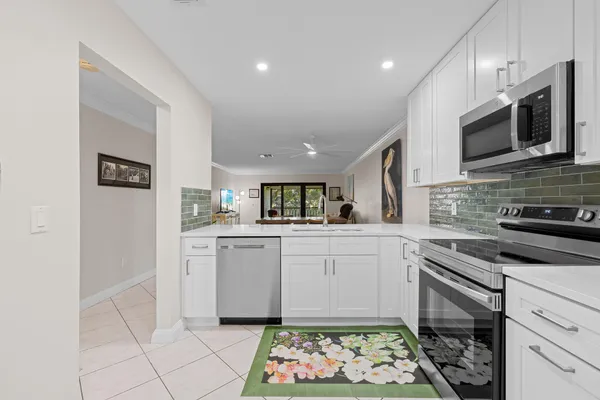 $2,200 | 9193 Pecky Cypress Lane, Boca Raton, FL 33428