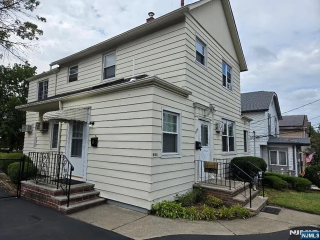 $3,000 | 684 Edgewater Avenue, Unit 1, Ridgefield, NJ 07657