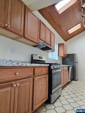 $3,000 | 684 Edgewater Avenue, Unit 1, Ridgefield, NJ 07657