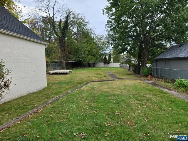 $3,000 | 684 Edgewater Avenue, Unit 1, Ridgefield, NJ 07657