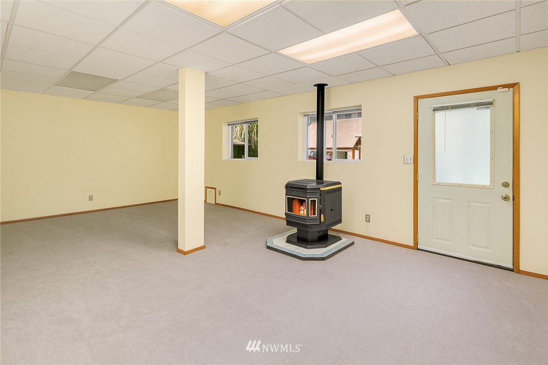 12235 176th Avenue Southeast Renton, WA 98059 - Photo 14 of 25 Gallery Image 14
