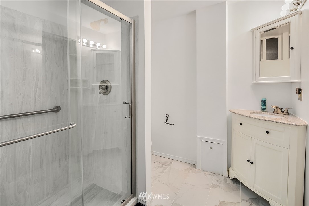12235 176th Avenue Southeast Renton, WA 98059 - Photo 16 of 25 Gallery Image 16