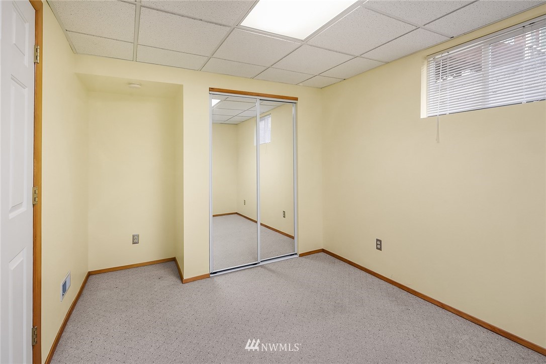 12235 176th Avenue Southeast Renton, WA 98059 - Photo 17 of 25 Gallery Image 17