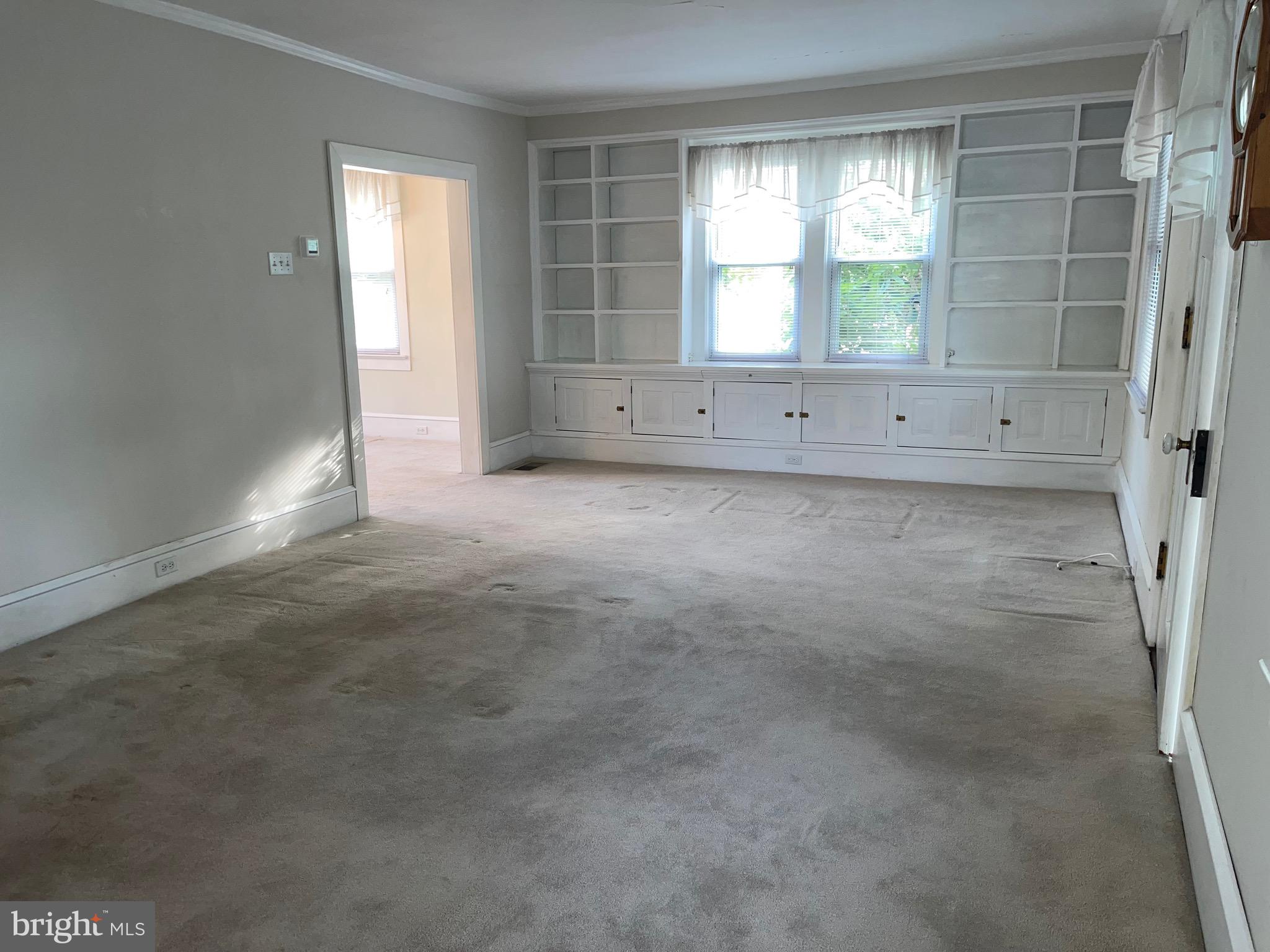 7 Union Avenue Stratford, NJ 08084 - Photo 11 of 28 Living Room