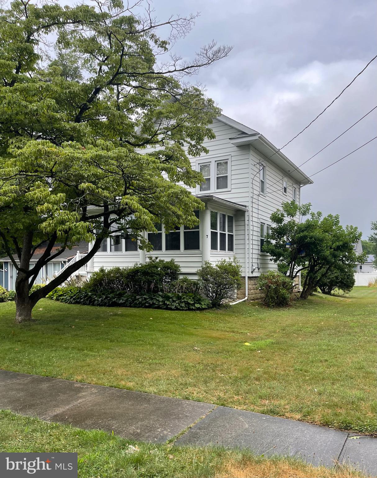 7 Union Avenue Stratford, NJ 08084 - Photo 2 of 28 House Front/Rightside