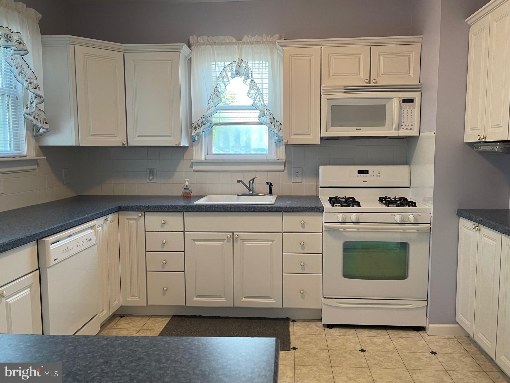 7 Union Avenue Stratford, NJ 08084 - Photo 6 of 28 Kitchen