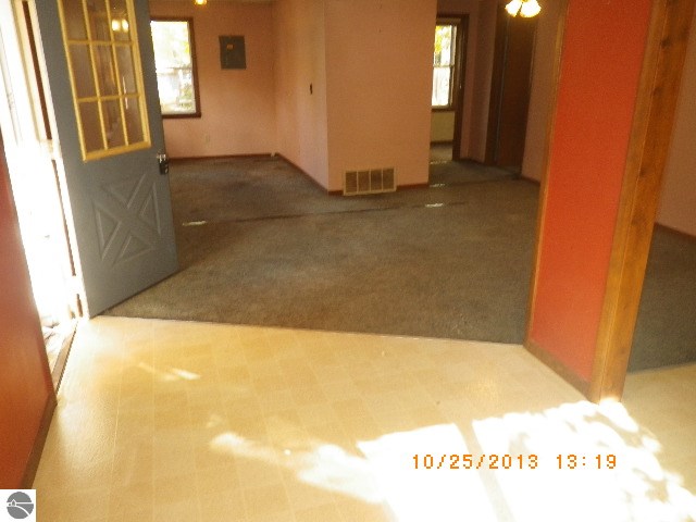 176 Clinton Street Crystal, MI 48818 - Photo 26 of 26 1778113-25.JPG