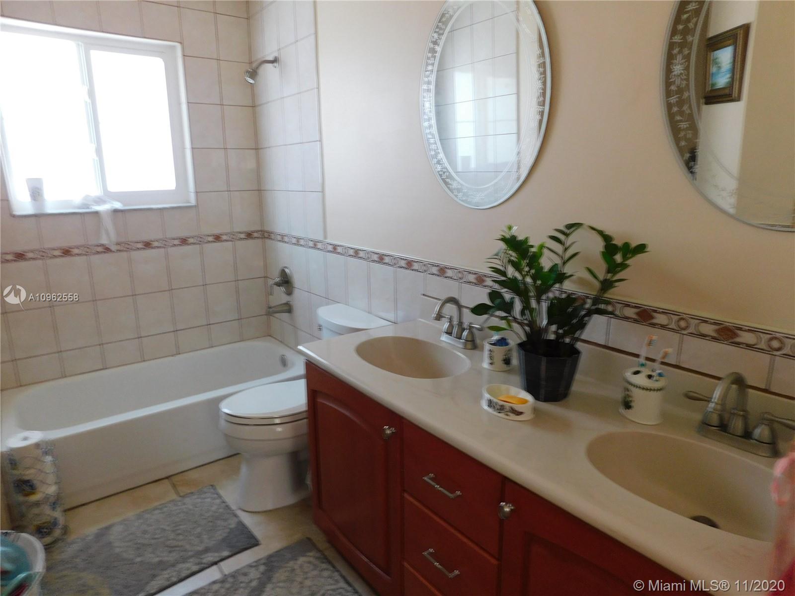 12138 Southwest 250th Terrace Homestead, FL 33032 - Photo 14 of 24