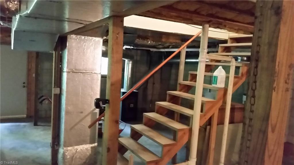 2424 Burton Road Thomasville, NC 27360 - Photo 22 of 27 Gallery Image 22