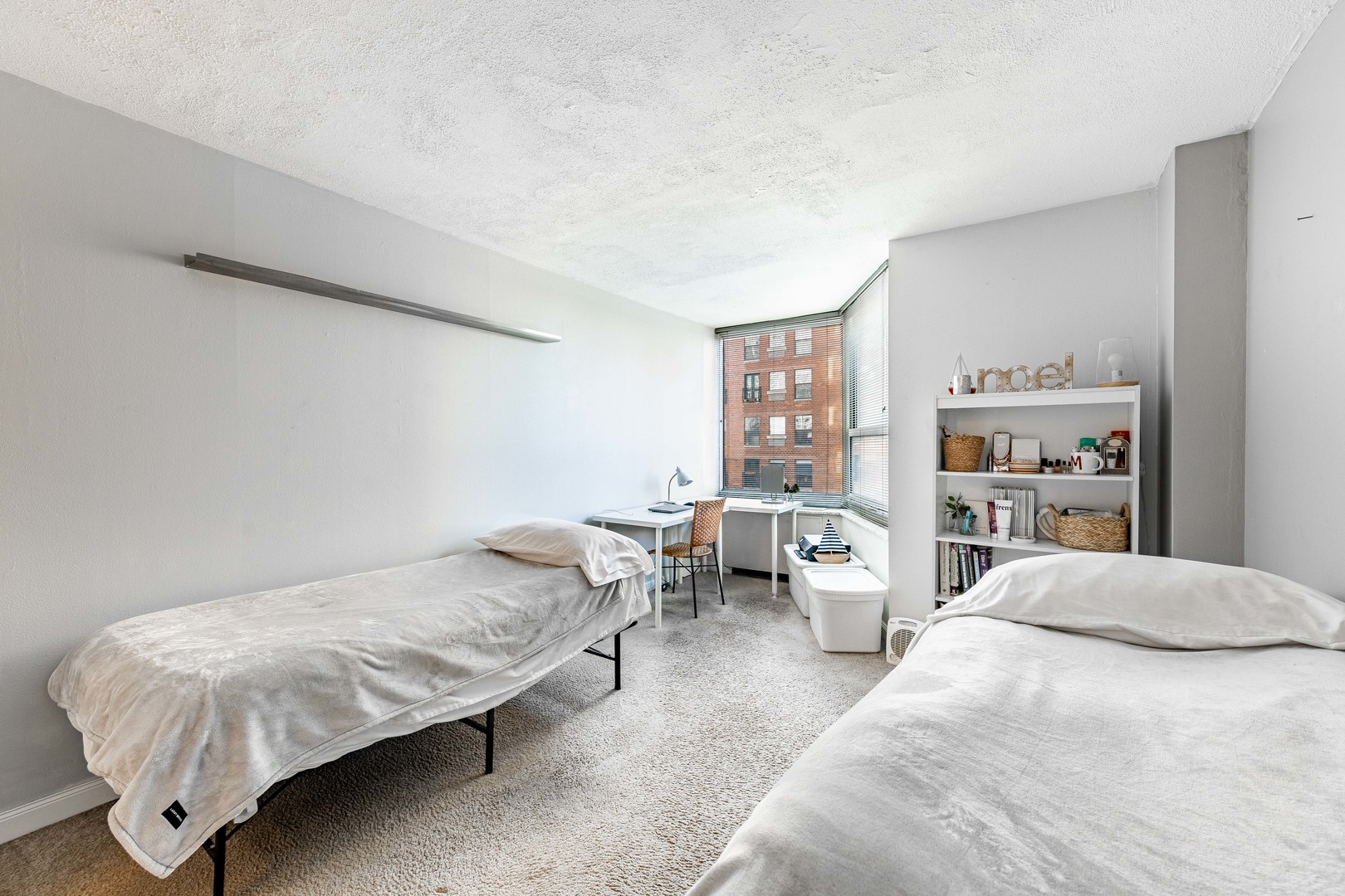 720 West Gordon Terrace, Unit 4A Chicago, IL 60613 - Photo 12 of 27 Gallery Image 12