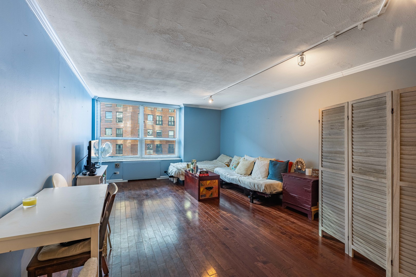 720 West Gordon Terrace, Unit 4A Chicago, IL 60613 - Photo 4 of 27 Gallery Image 4