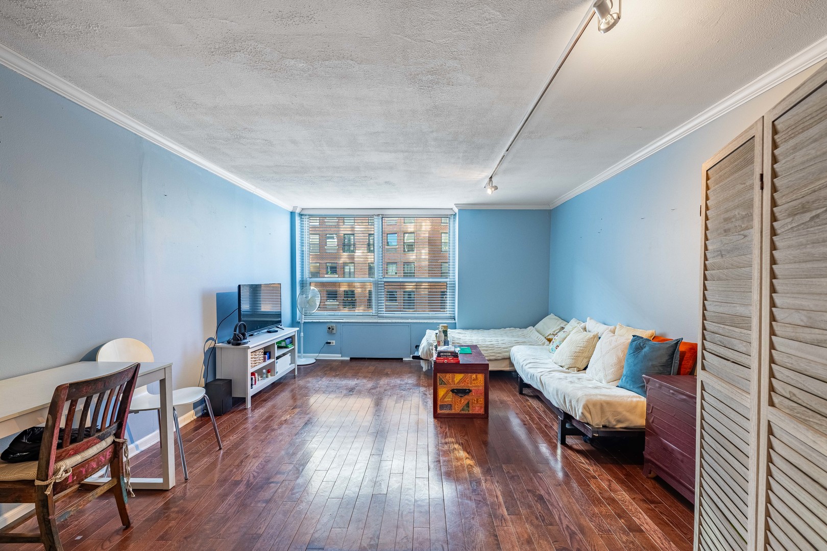 720 West Gordon Terrace, Unit 4A Chicago, IL 60613 - Photo 5 of 27 Gallery Image 5