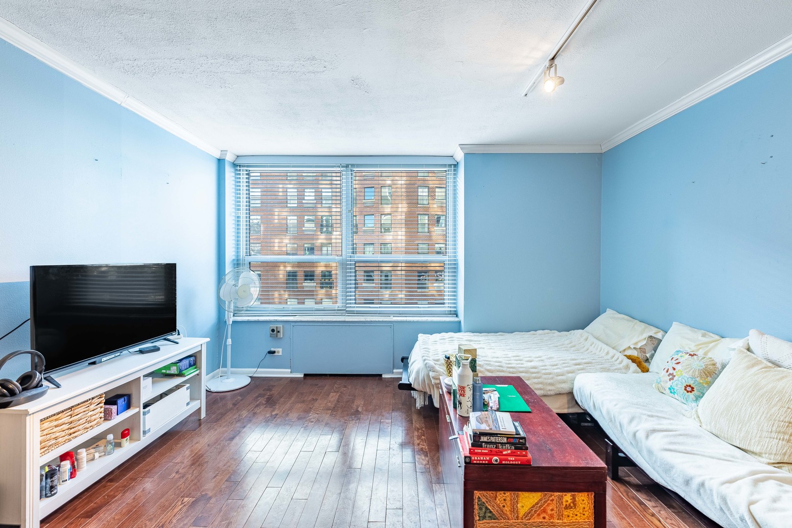 720 West Gordon Terrace, Unit 4A Chicago, IL 60613 - Photo 6 of 27 Gallery Image 6