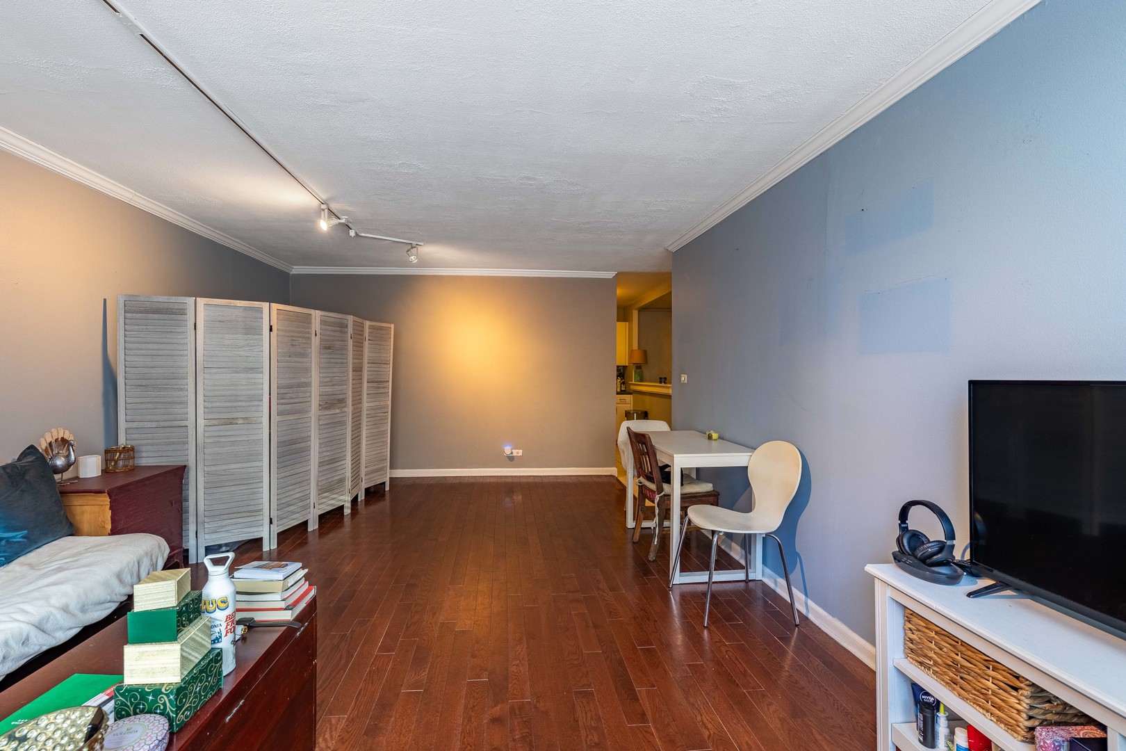 720 West Gordon Terrace, Unit 4A Chicago, IL 60613 - Photo 8 of 27 Gallery Image 8