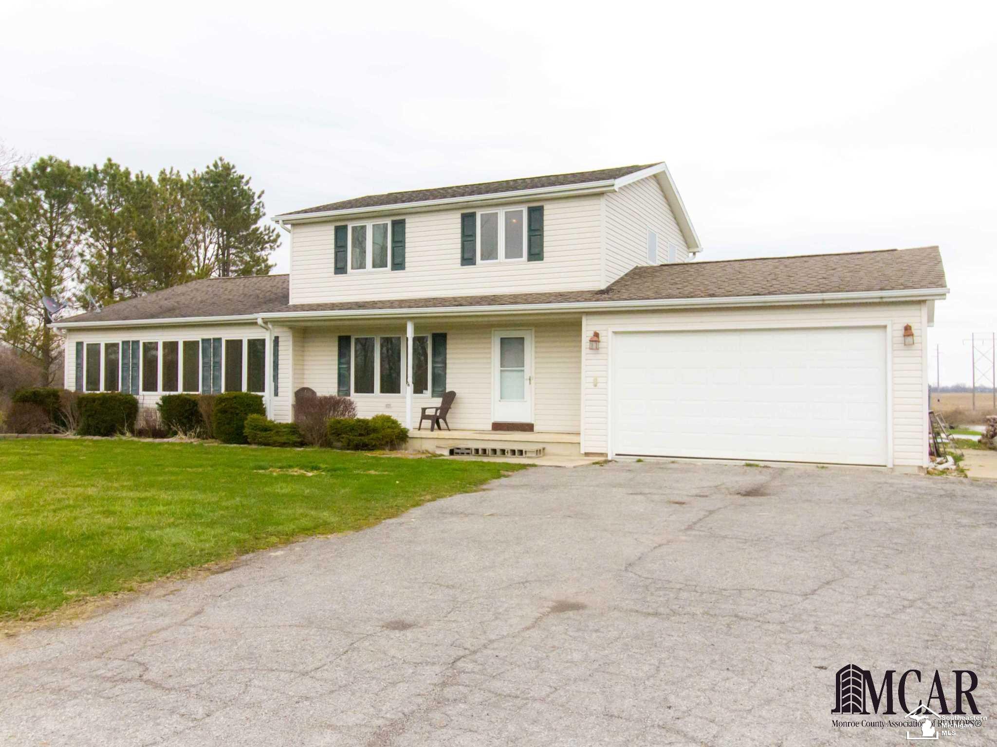 13533 Stowell Road Dundee, MI 48131 - Photo 2 of 34 21437111-1.JPG