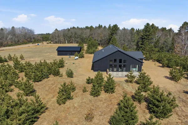 $950,000 | 22704 Godfrey Road, Siren, WI 54872