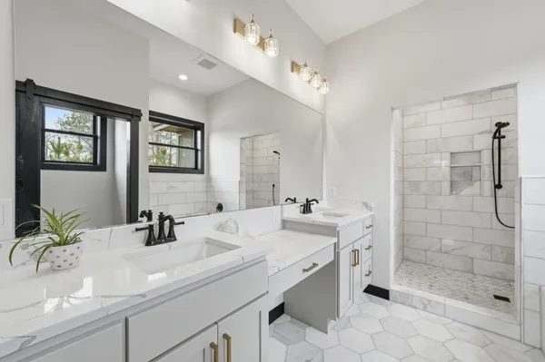 $950,000 | 22704 Godfrey Road, Siren, WI 54872