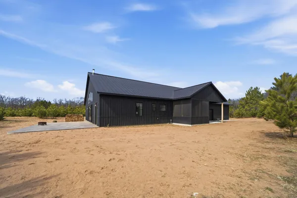 $950,000 | 22704 Godfrey Road, Siren, WI 54872