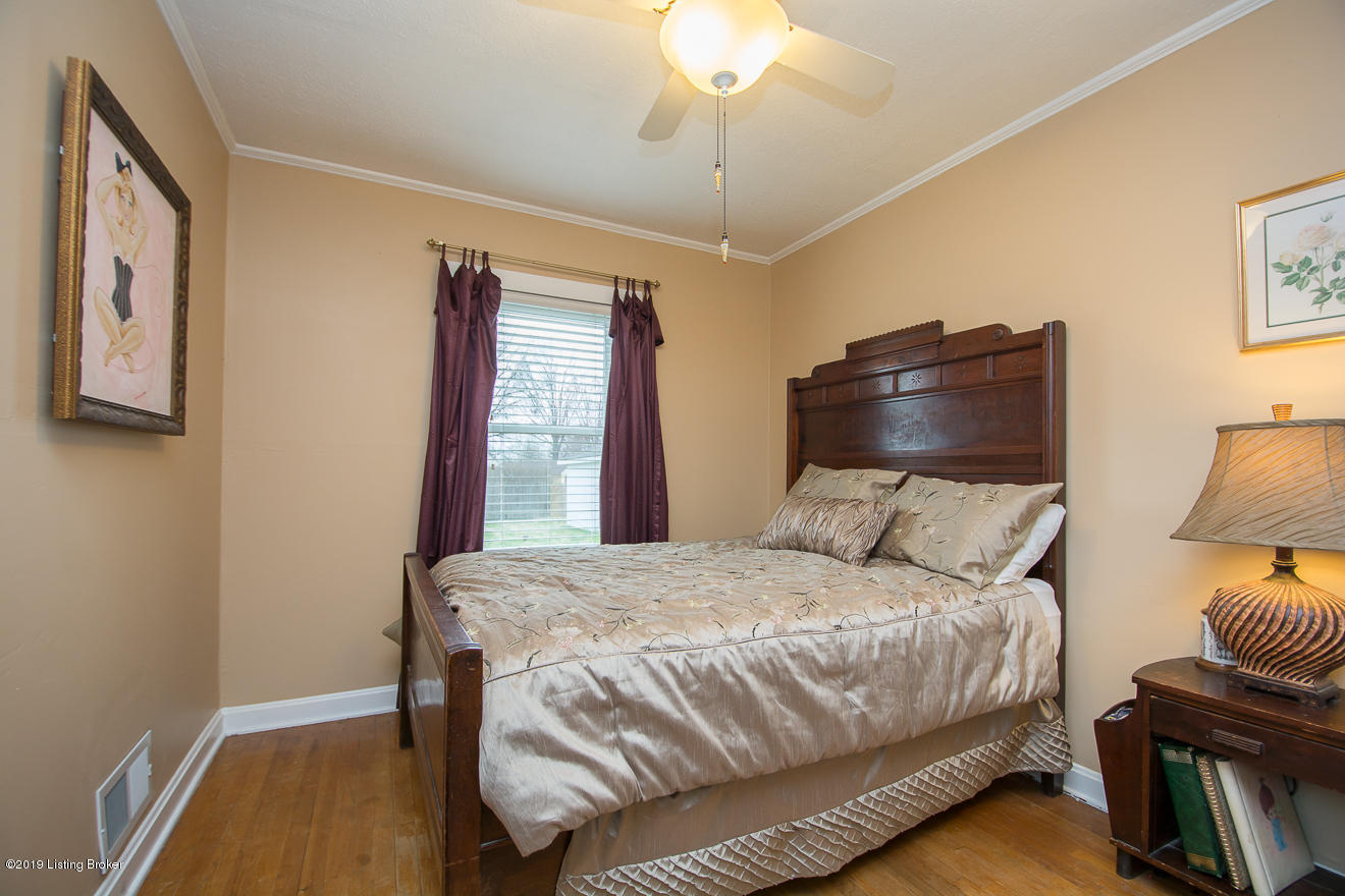 4627 Dover Road Louisville, KY 40216 - Photo 21 of 32 Dover -31