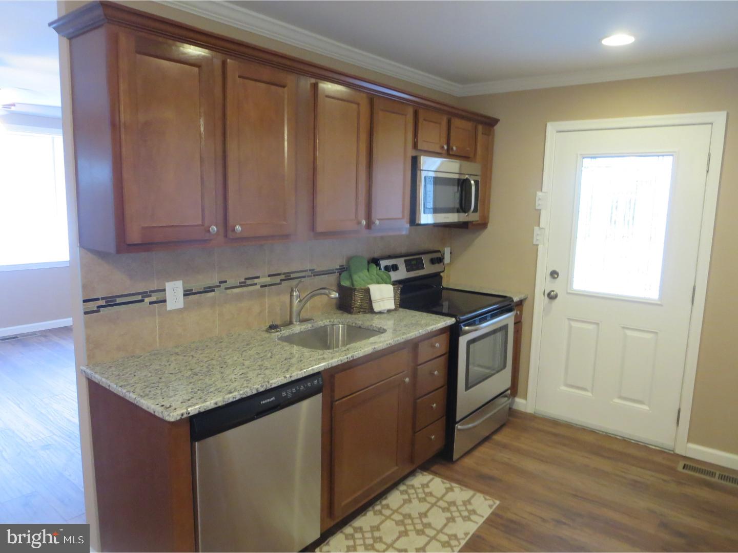 813 Chesterton Road Fairless Hills, PA 19030 - Photo 9 of 24 Kitchen